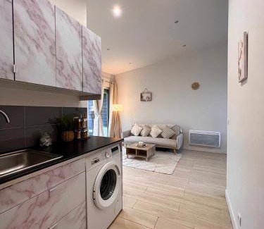 Le Poirier Baron Apartment | 12 m² Apartment ∙ 1 bedroom ∙ 3 guests