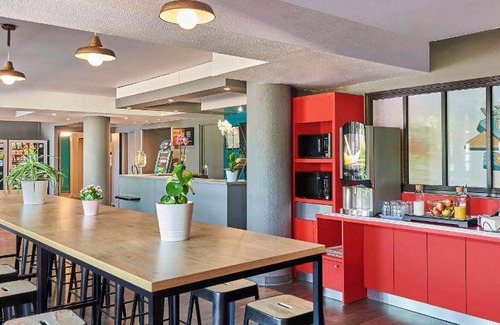 Roissy-en-France Hotel | 12 m² Hotel ∙ 127 guests