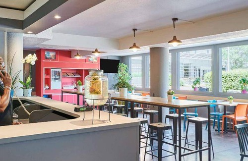 Roissy-en-France Hotel | 12 m² Hotel ∙ 127 guests