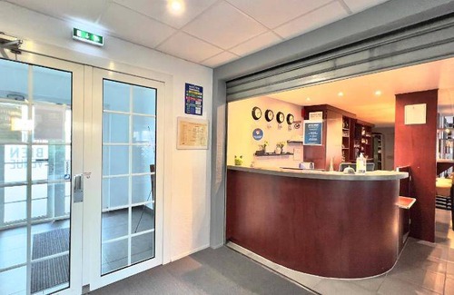 Bezannes Hotel | 12 m² Hotel ∙ 3 guests
