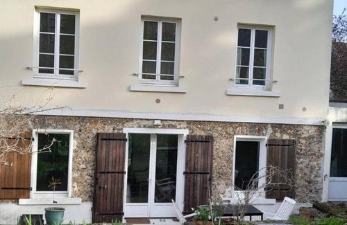 Chaville House | 120 m² House ∙ 3 bedrooms ∙ 5 guests