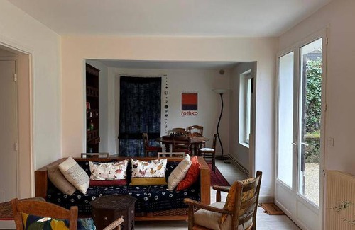 Chaville House | 120 m² House ∙ 3 bedrooms ∙ 5 guests
