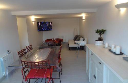 Fecamp House | 120 m² House ∙ 4 bedrooms ∙ 15 guests