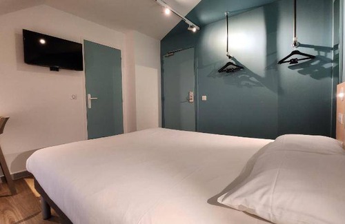 Chambourcy Hotel | 14 m² Hotel ∙ 3 guests