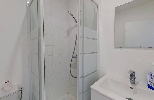 Saint-Etienne-du-Rouvray Resort | 150 m² Private room ∙ 1 bedroom ∙ 1 guest