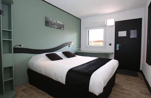 Mainvilliers Hotel | 15 m² Hotel ∙ 2 guests