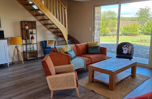 Saint-Ellier-du-Maine House | 150 m² House ∙ 4 bedrooms ∙ 8 guests