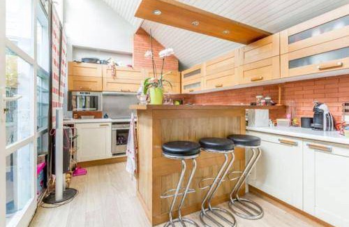 Colombes Apartment | 150 m² Apartment ∙ 3 bedrooms ∙ 8 guests
