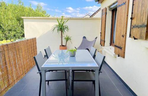 Tremblay-en-France Bed & Breakfast | 150 m² Bed and breakfast ∙ 3 bedrooms ∙ 8 guests