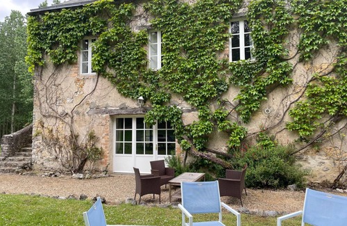 Solesmes Cottage | 150 m² Cabin ∙ 5 bedrooms ∙ 10 guests