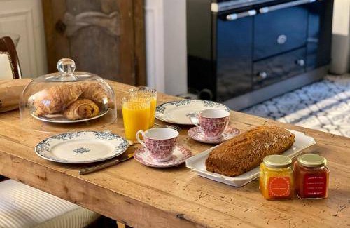 Jouars-Pontchartrain Bed & Breakfast | 150 m² Bed and breakfast ∙ 4 guests