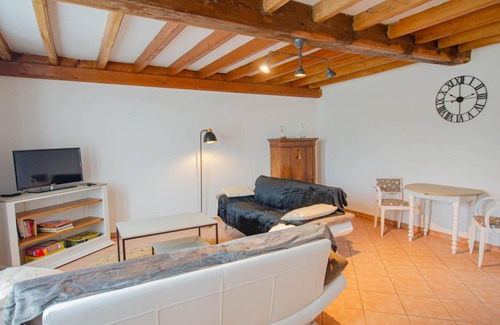 Onjon House | 150 m² Gîte ∙ 3 bedrooms ∙ 6 guests