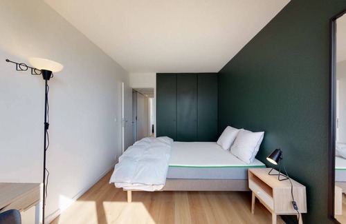Montigny-le-Bretonneux Resort | 155 m² Private room ∙ 1 bedroom ∙ 2 guests