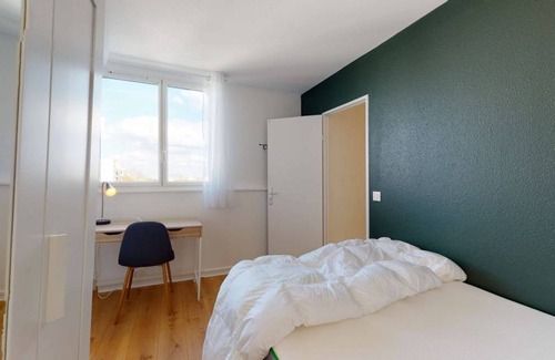 Montigny-le-Bretonneux Resort | 155 m² Private room ∙ 1 bedroom ∙ 2 guests