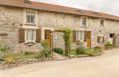 Baroville House | 158 m² Gîte ∙ 4 bedrooms ∙ 9 guests