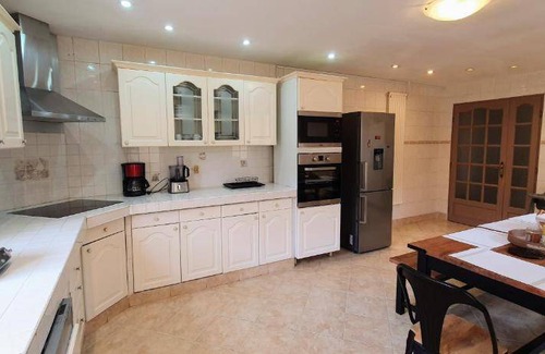 Brunoy Apartment | 160 m² Apartment ∙ 4 bedrooms ∙ 8 guests