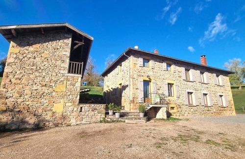 Belmont-de-la-Loire Cottage | 164 m² Cabin ∙ 5 bedrooms ∙ 12 guests