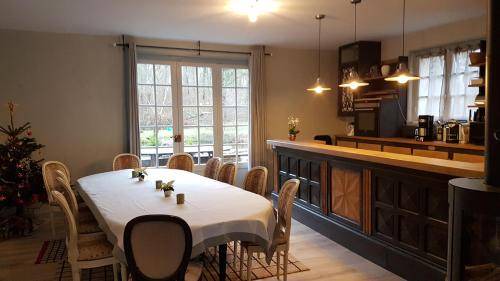 Saint-Jean-aux-Bois House | 180 m² House ∙ 5 bedrooms ∙ 15 guests