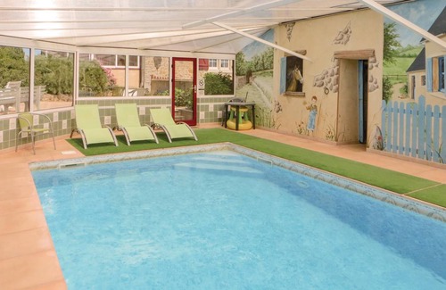 Juigne-sur-Sarthe House | 185 m² House ∙ 4 bedrooms ∙ 9 guests