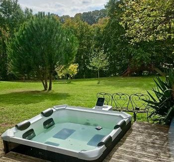 Mainneville Villa | 1h10 de Paris, maison de campagne avec piscine chauffée et Jacuzzi
