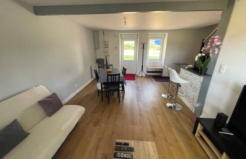 Mesanger House | 2 bedroom house near A11, Logis du Château Rouge