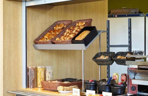 Roissy-en-France Hotel | 20 m² Hotel ∙ 127 guests