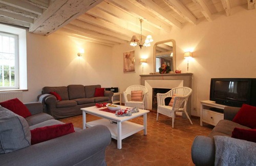 Coulonges-sur-Sarthe Cottage | 200 m² Cabin ∙ 6 bedrooms ∙ 13 guests