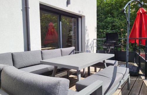 Verrieres-le-Buisson Resort | 200 m² Resort ∙ 5 bedrooms ∙ 10 guests