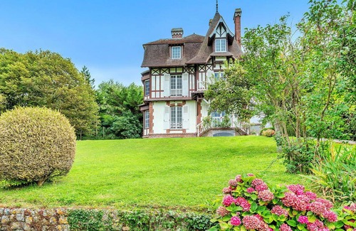 Villerville House | 200 m² House ∙ 6 bedrooms ∙ 10 guests