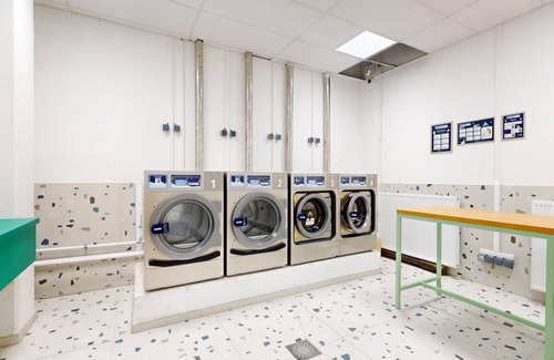 Cergy Resort | 2120 m² Private room ∙ 1 bedroom ∙ 2 guests