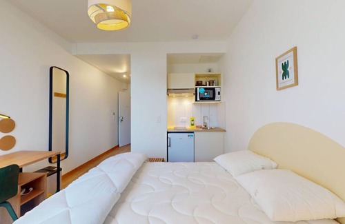 Cergy Resort | 2120 m² Private room ∙ 1 bedroom ∙ 2 guests