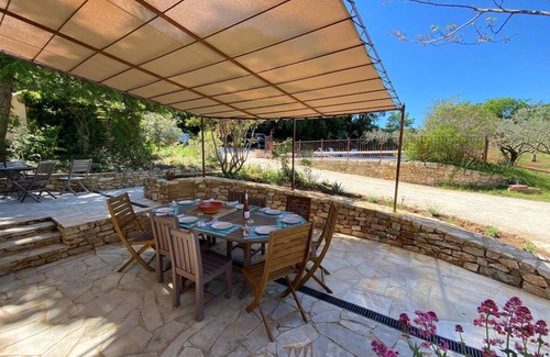 Saint Michel d'Euzet Villa | 227 m² Villa ∙ 5 bedrooms ∙ 10 guests