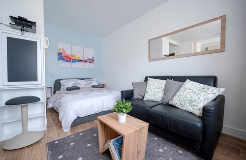 Poissy Apartment | 23 m² Apartment ∙ 3 guests