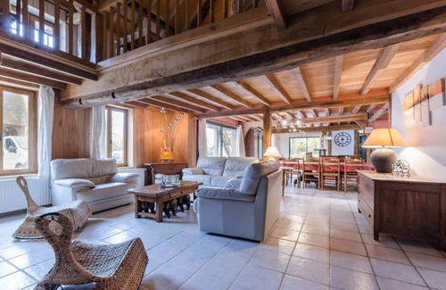 Dosches House | 232 m² Gîte ∙ 6 bedrooms ∙ 14 guests