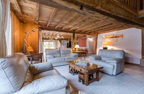 Dosches House | 232 m² Gîte ∙ 6 bedrooms ∙ 14 guests