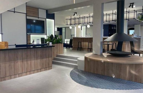Val-de-Reuil Hotel | 24 m² Hotel ∙ 10 guests