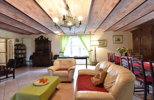 Englancourt House | 240 m² House ∙ 5 bedrooms ∙ 9 guests