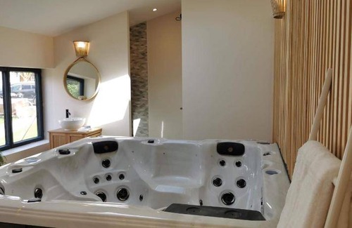 Bois-Jerome-Saint-Ouen Bed & Breakfast | 25 m² Bed and breakfast ∙ 2 bedrooms ∙ 4 guests