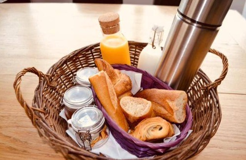 Bourdonne Bed & Breakfast | 25 m² Bed and breakfast ∙ 3 guests