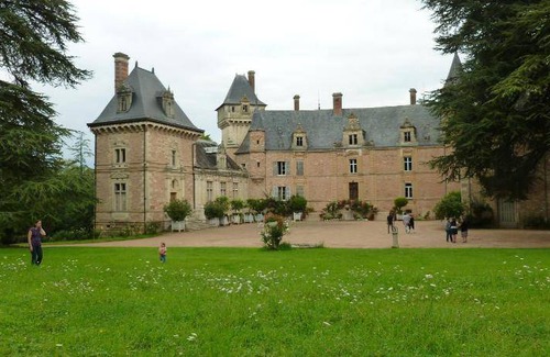 Bresse-sur-Grosne Bed & Breakfast | 25 m² Bed and breakfast ∙ 3 guests
