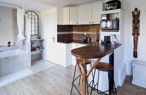 Carrieres-sous-Poissy House | 25 m² House ∙ 1 bedroom ∙ 2 guests