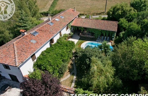 Essertines-en-Donzy Cottage | 250 m² Cabin ∙ 4 bedrooms ∙ 9 guests