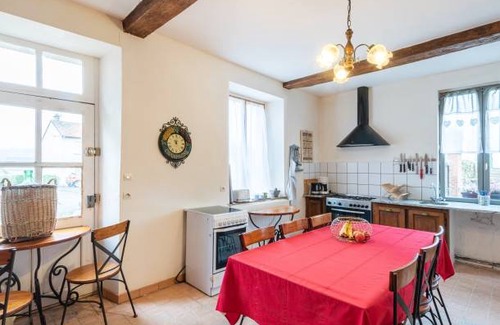 Athies-sous-Laon House | 250 m² House ∙ 5 bedrooms ∙ 10 guests