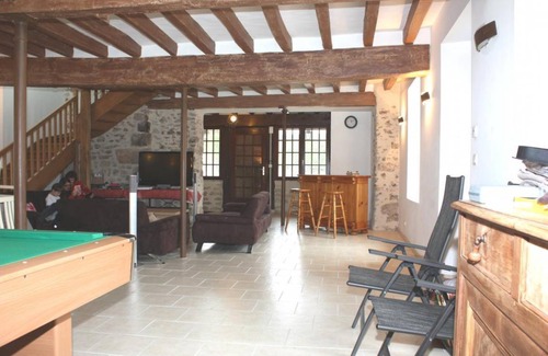 Villeneuve-les-Bordes House | 265 m² Gîte ∙ 7 bedrooms ∙ 14 guests