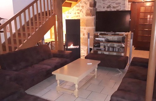 Villeneuve-les-Bordes House | 265 m² Gîte ∙ 7 bedrooms ∙ 14 guests