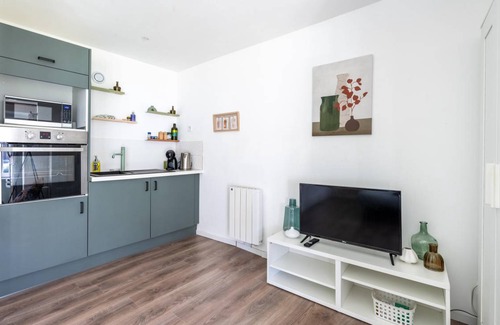 Amblainville Apartment | 28 m² Apartment ∙ 2 guests