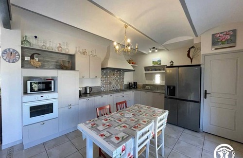 Caux House | 280 m² Gîte ∙ 5 bedrooms ∙ 11 guests