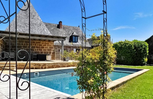 Allassac House | 280 m² House ∙ 6 bedrooms ∙ 12 guests