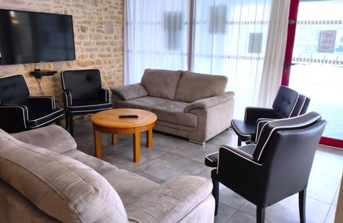 Douzy House | 294 m² Gîte ∙ 10 bedrooms ∙ 21 guests