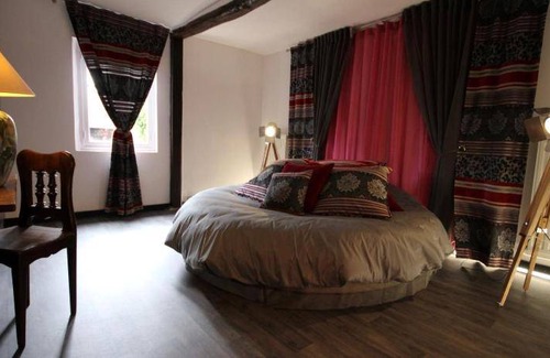 Saint-Aubin-de-Bonneval Bed & Breakfast | 30 m² Bed and breakfast ∙ 4 guests